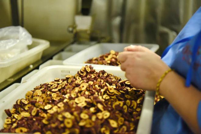 99%的人念不对的小城,靠拼多多弯道超车了